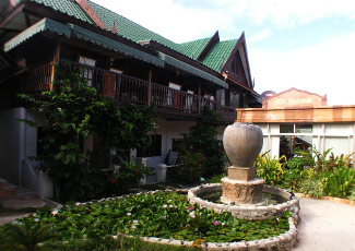THAI STYLE DELUXE AIR-CON HOTEL ROOMS