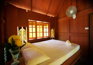 SEA VEIW FAN BUNGALOW WITH 1 DOUBLE BED