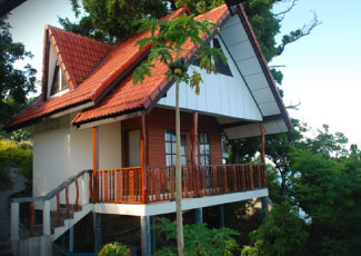 NICE BUNGALOWS AT THAN PRAPHARD RESORT