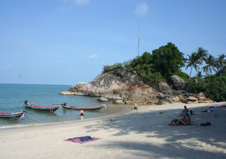 RELAXING ON THE BEACH AT MAI PEN RAI BUNGALOWS