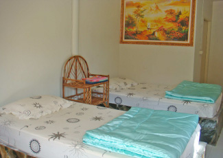STANDARD ROOM WITH TWO SINGLE BEDS