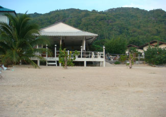 BEACHFRONT RESTAURANT