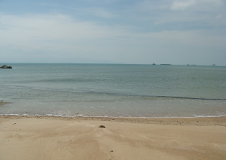 RELAX ON THE BEACH