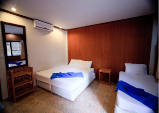 Air Con Room with 1 Double/1 single Bed