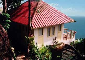 SUNFLOWER BUNGALOW AT LIGHTHOUSE