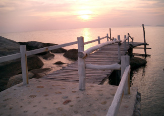 WARMLY SUNSET AT LIGHTHOUSE BUNGALOWS