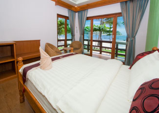 Beachfront Roon with two double beds