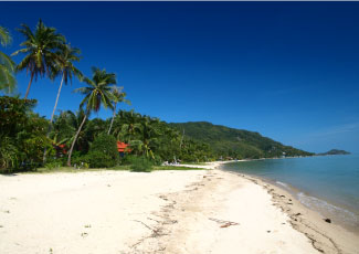 ALONG THE BEACH AT HAAD BAAN KAI