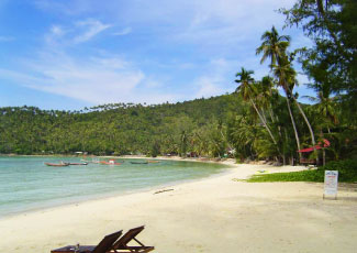 LONG WHITE SAND BEACH