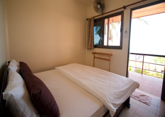 ROOM WITH 1 DOUBLE BED