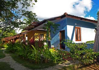 DELUXE AIR-CON BUNGALOWS