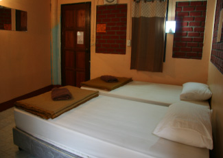 AIR CON TWIN BED ROOM