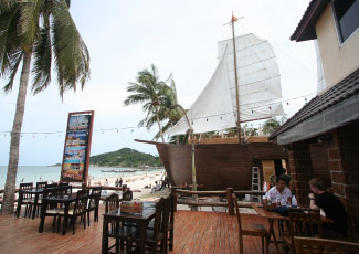 Restaurant beachfront terrace