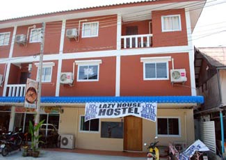 The Lazy House Hostel in Haad Rin