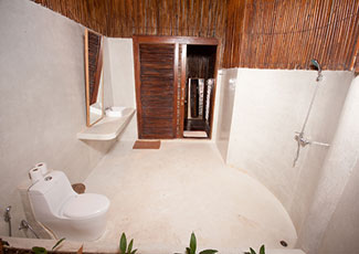 Tropical Family Bungalow Toilet