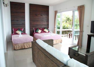 Sea View Air-Con Bungalow with 2 Beds (1D/1S), Big Balcony, UBC-TV, Fridge, and Open Air Hot Tub