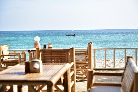 RESTAURANT BY THE BEACH