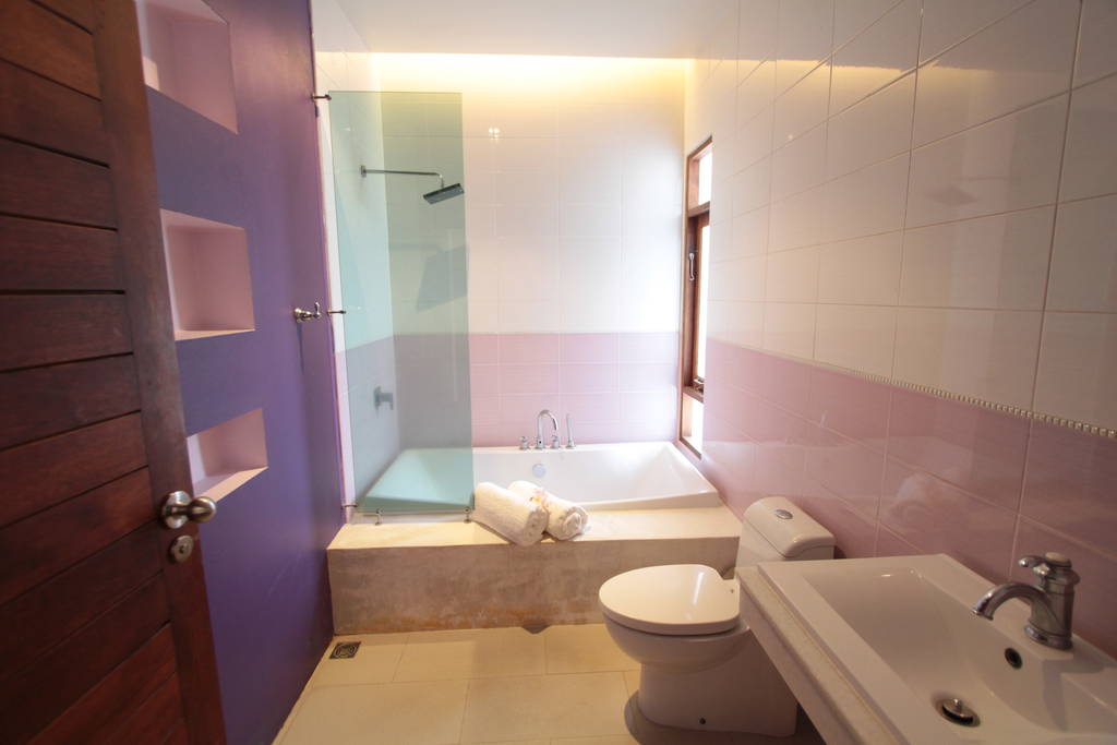 Bathroom in Master Bedroom with a good size Bath