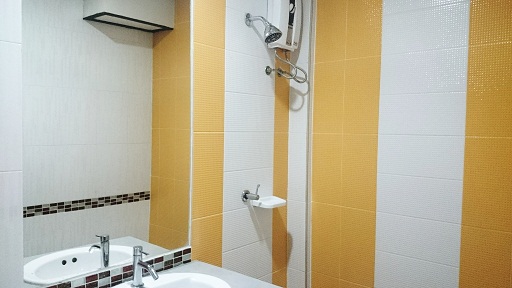 Superior Terraced Room: Shower